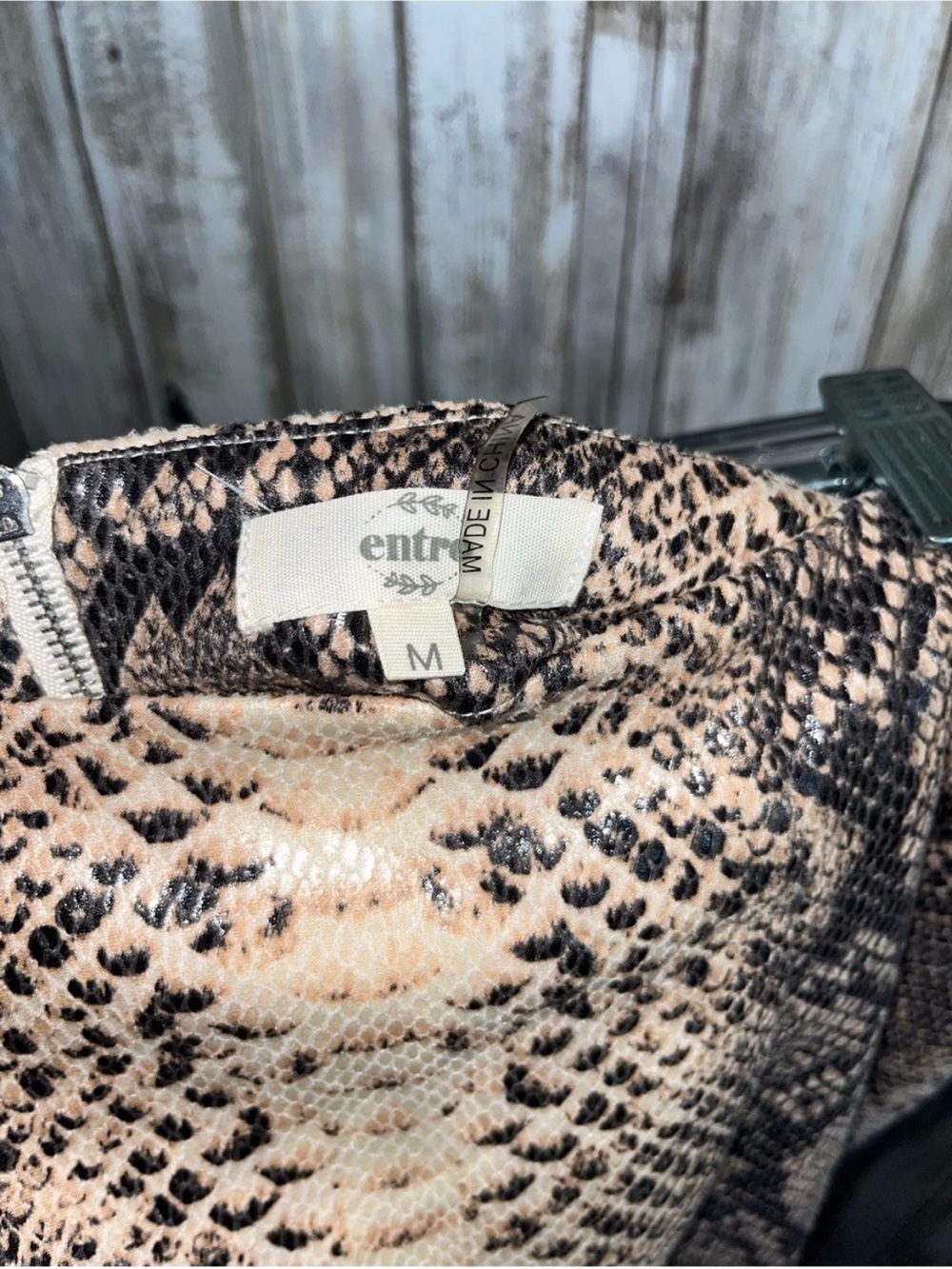 Entro Snake Print Mini Skirt Size Medium Neutral Python Print Boutique - Picture 4 of 4
